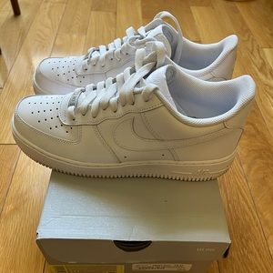 Air Force 1 ‘07 Triple White size 8.5M/10W